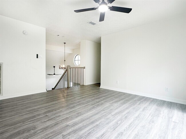 Building Photo - 9843 Stableway Dr