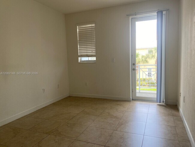 Building Photo - 7560 NW 116th Ave