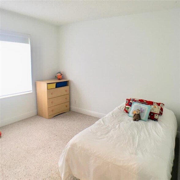 Building Photo - 1138 Croton Ct
