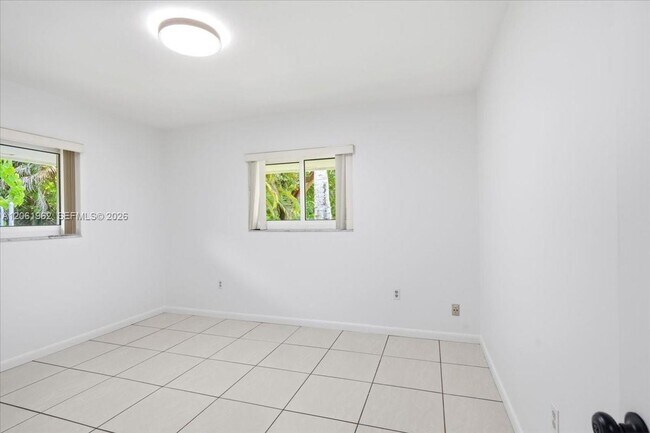 Building Photo - 12365 SW 60th Ct