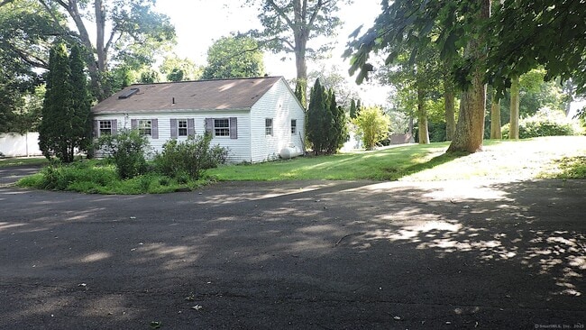 Building Photo - 57 Knollcrest Rd