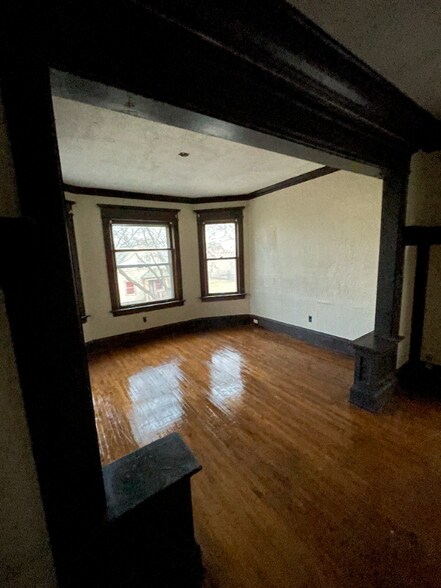 Building Photo - 2417 N 33rd St