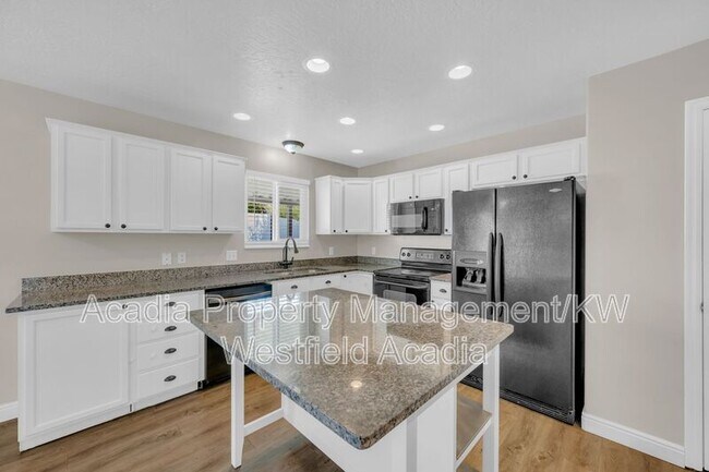 Building Photo - 25 E 2250 N