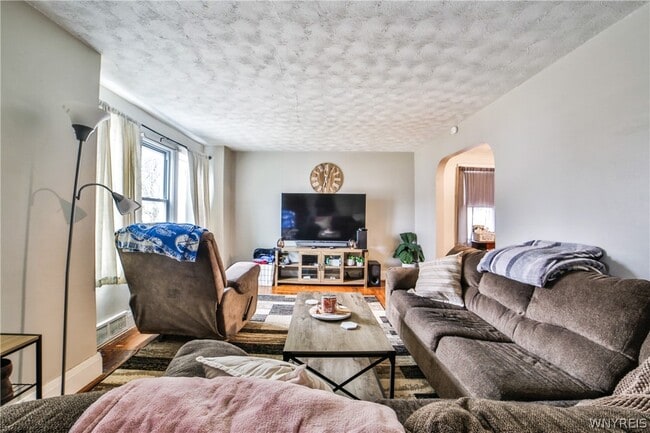 Building Photo - 153 Springville Ave