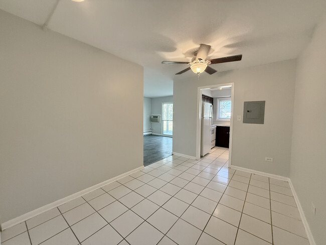 Building Photo - 337 N Carter St