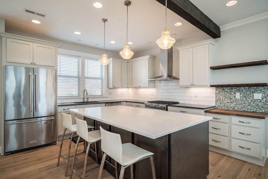 kitchen - 1605 SE Yukon St