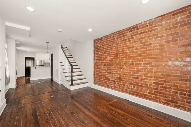 Building Photo - 617 N Maxwell Ave