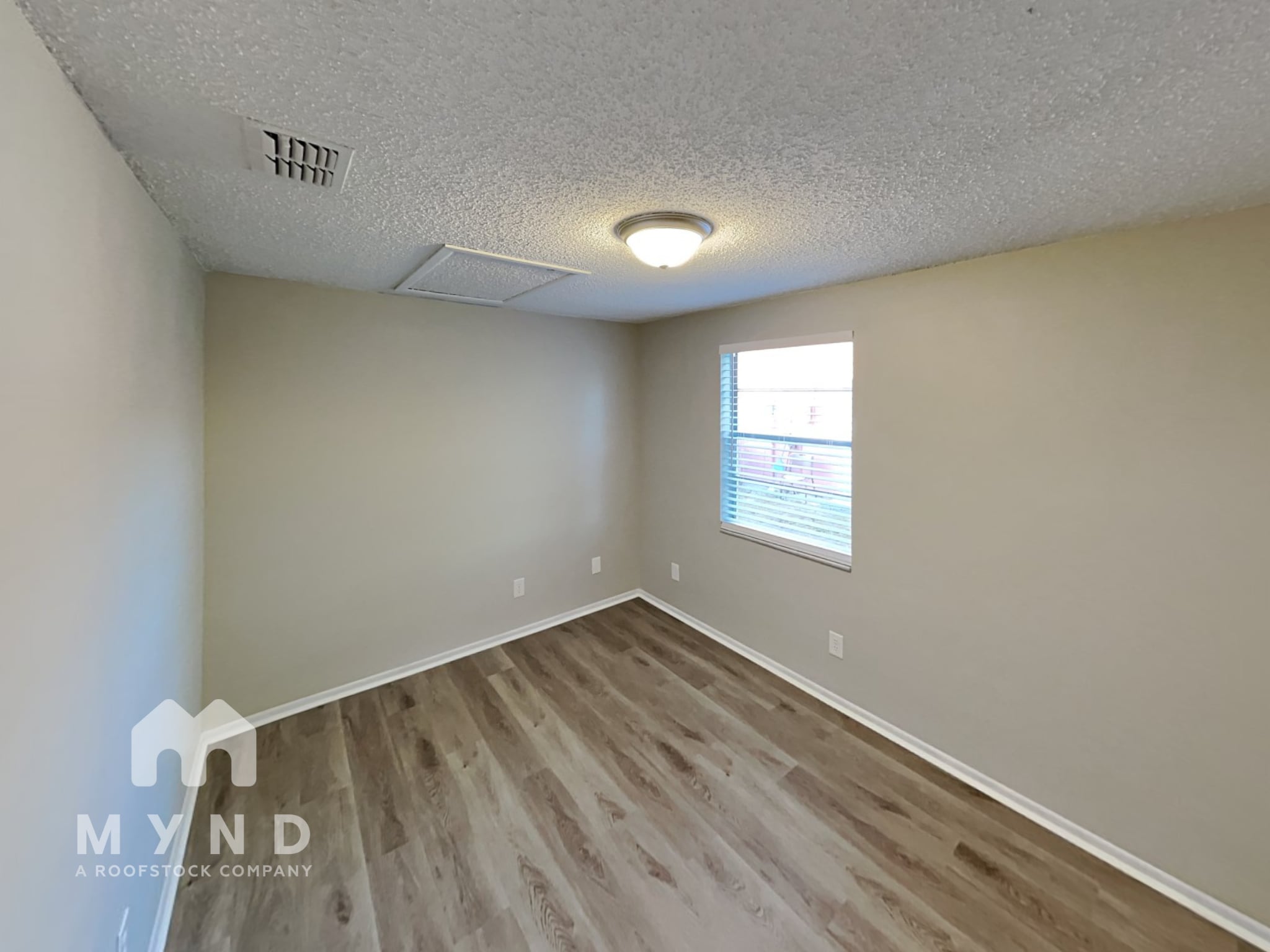 Building Photo - 7606 Woodland Oaks Ct