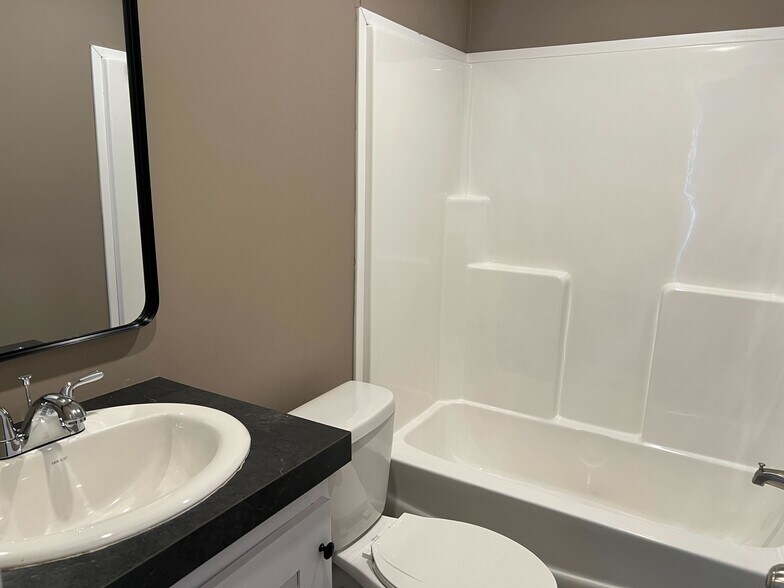 Building Photo - 150 Tonkawa Trl