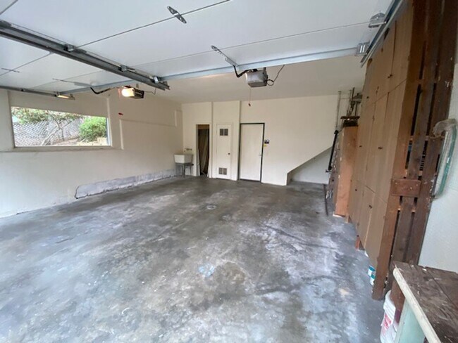 Building Photo - 3093 Hermitage Rd