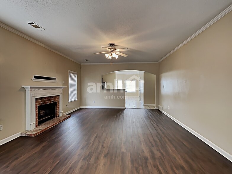 Building Photo - 9321 N Fairmont Cir