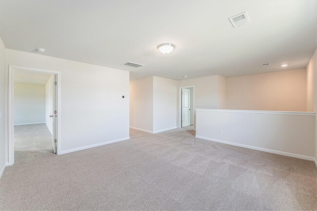 Building Photo - 715 McRoy St