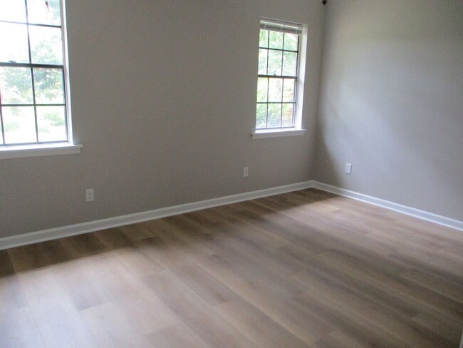 Building Photo - Updated 4 Br brick home in Martinez