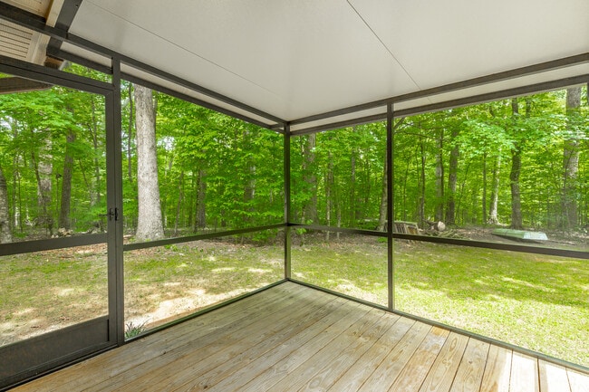 relaxing tree views - 7710 Short Tail Springs Rd