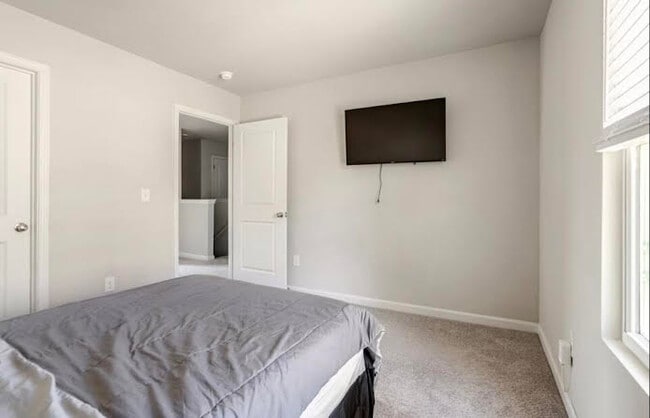 Building Photo - 43 L Gurley Ln