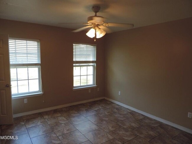 Building Photo - 207 Reed Ave