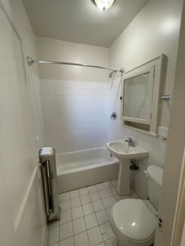 Building Photo - 826 S Austin Blvd