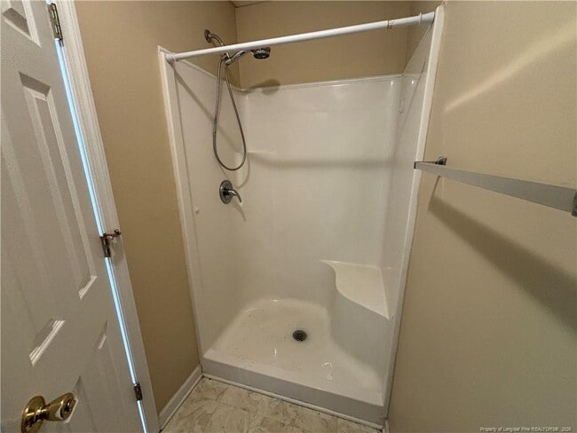 Building Photo - 7819 Rosewood Ave