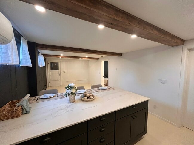 Building Photo - 315 E 4775 S