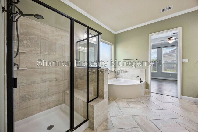 Building Photo - 13318 Cameron Reach Dr