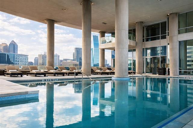 Building Photo - 2408 Victory Park Ln