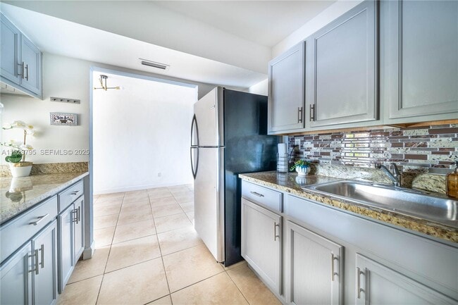 Building Photo - 1855 NE 121st St