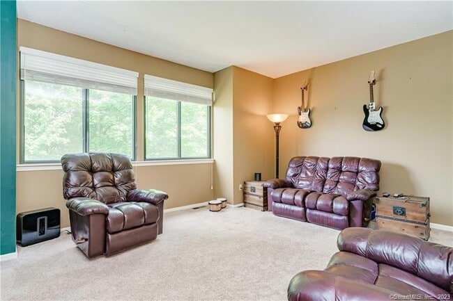 Building Photo - 128 Conestoga Way