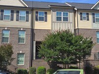 Building Photo - Better than New!