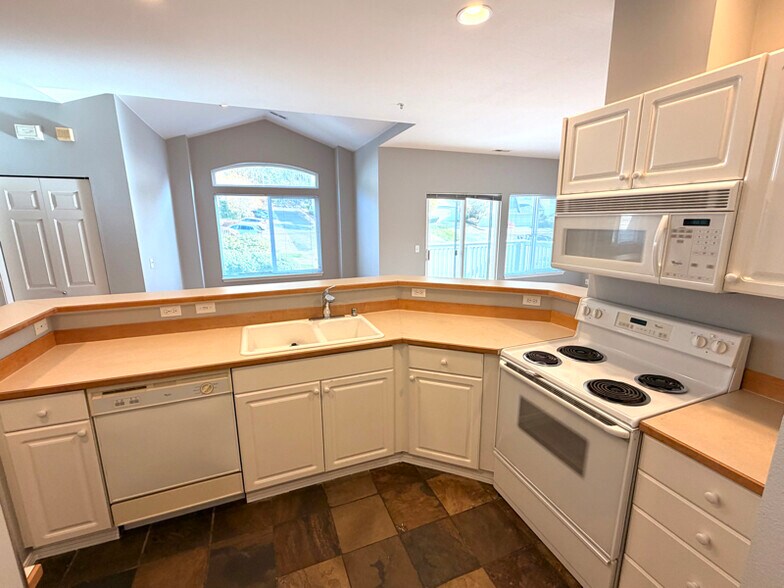 Building Photo - 440 S 51st Ct