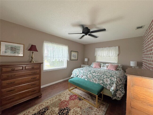 Building Photo - 205 S Ebb Way