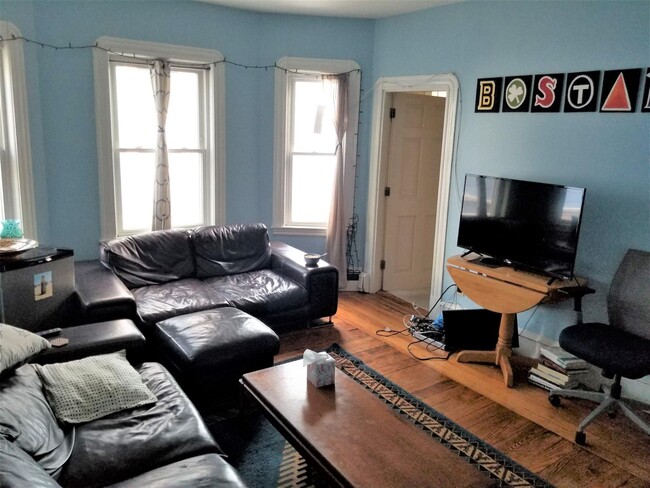 Primary Photo - 37 Charnwood Rd