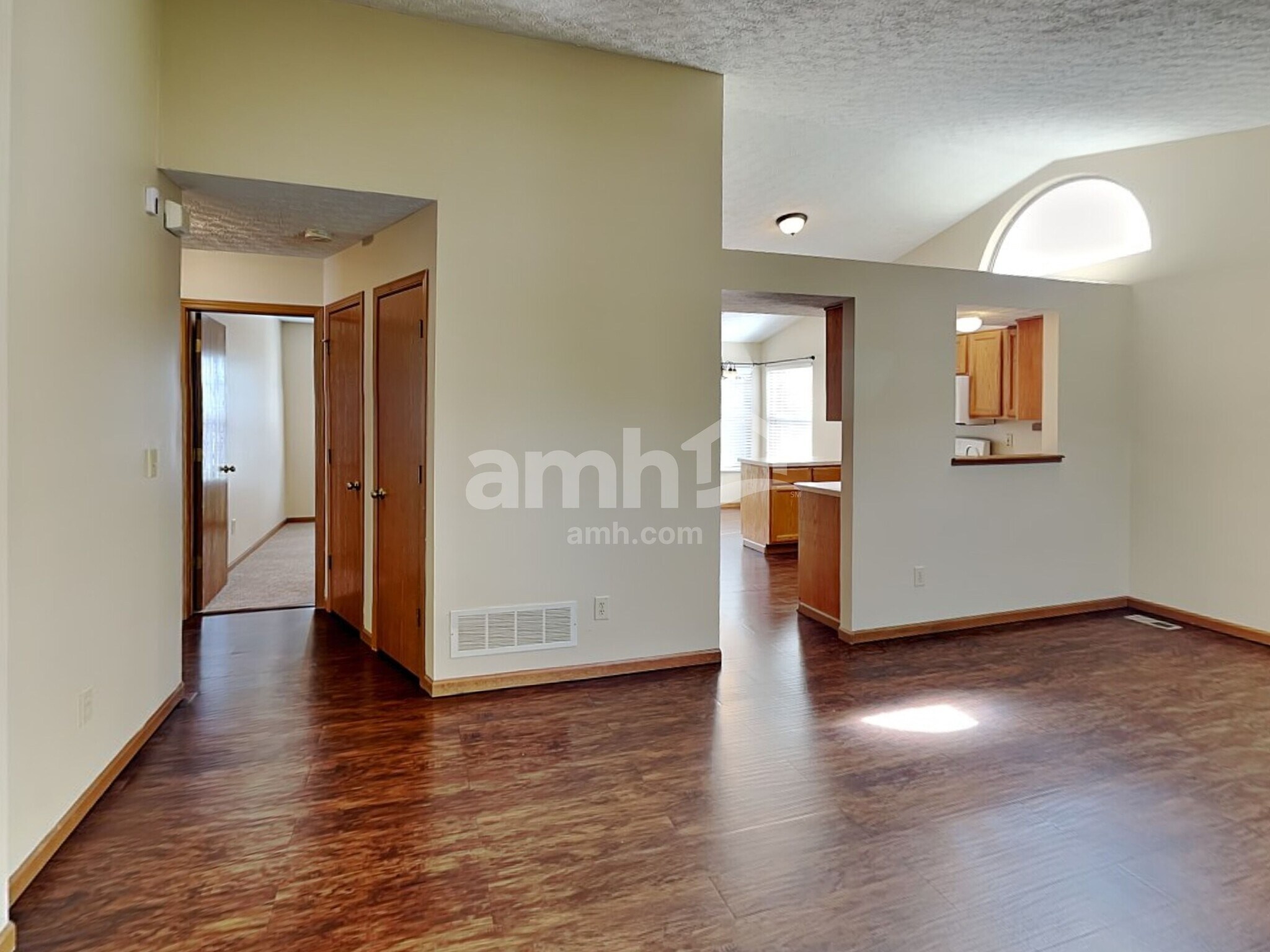 Building Photo - 3008 Old Warson Dr