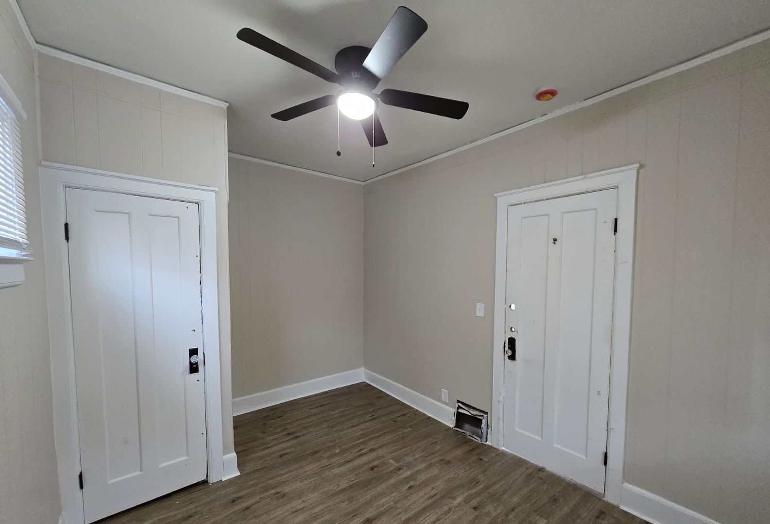 Building Photo - Fully Renovated 3-Bedroom Home – Move-In Ready for You!