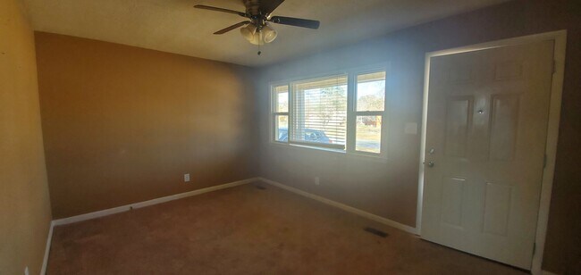 Building Photo - 2604 Aden Pl