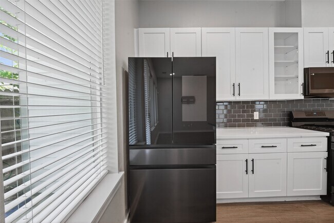 Building Photo - 8458 Berry Green Ln