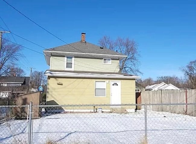 Building Photo - 1156 E Donald St