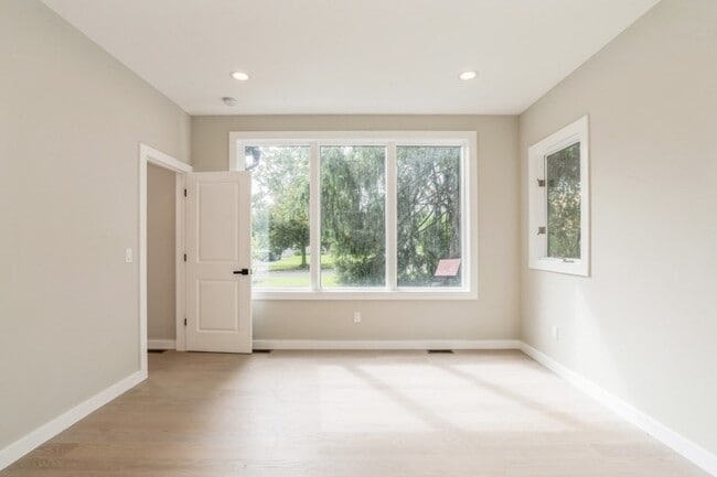 Building Photo - 66 E Gramercy Pl