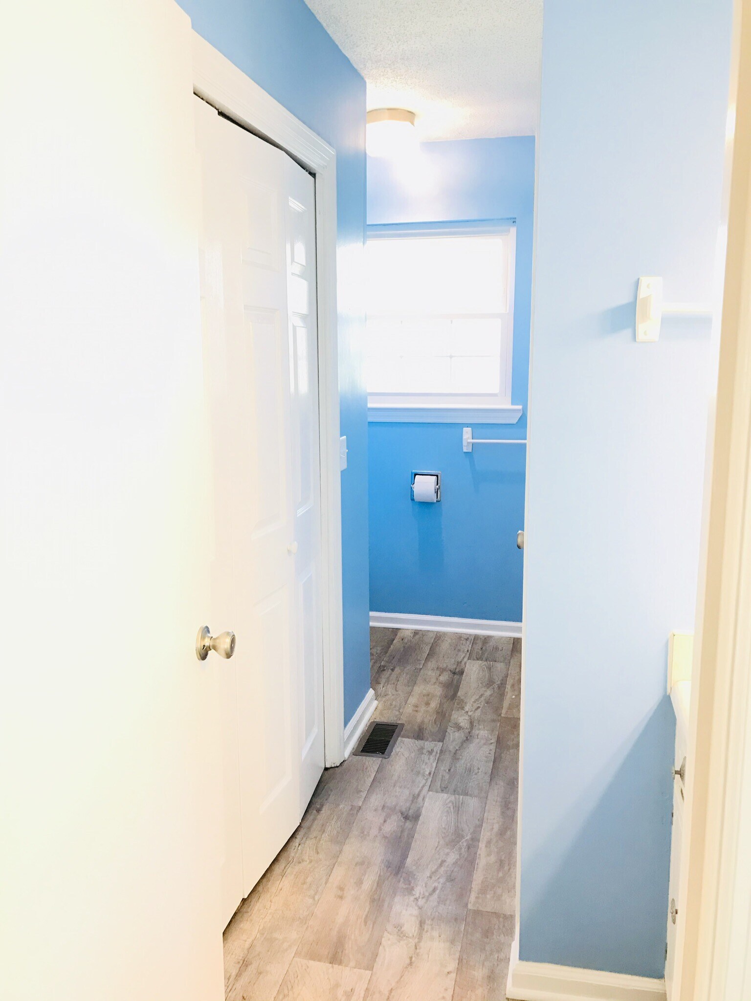 Full bath #1 - 9225 Amos Rd