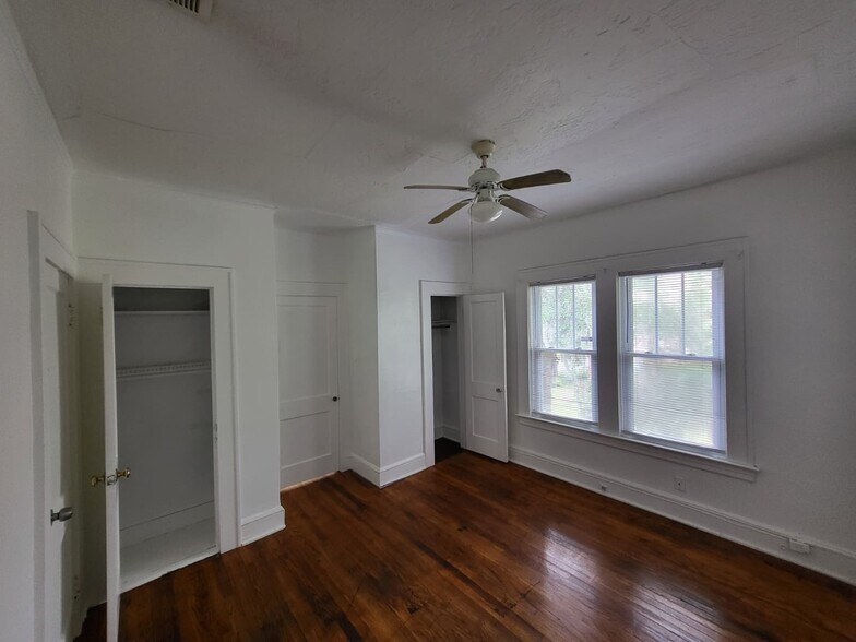 Building Photo - 4548 Notter Ave