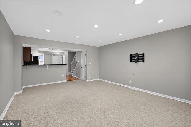 Building Photo - 1455A N Van Dorn St