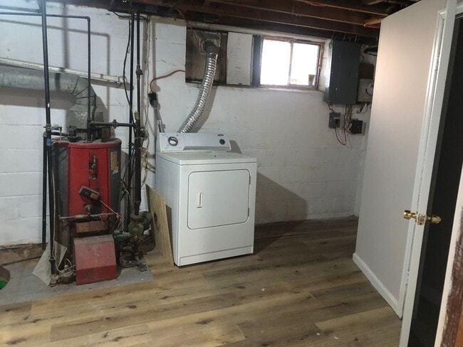 Building Photo - Renovated 2bed 2bath in Middle River