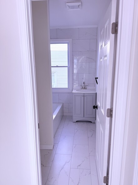 Building Photo - 175 Fairview Ave