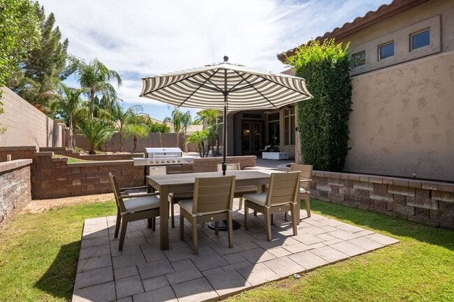 Building Photo - Stunning UPGRADED Furnished Home in Chandler!!!