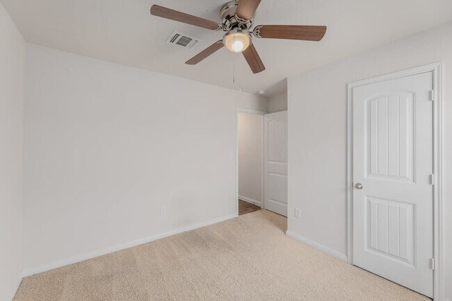 Building Photo - 21012 Abigail Fillmore Rd