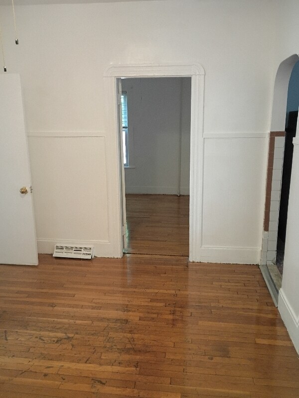 Building Photo - 38 Hanson St