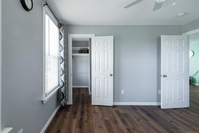 Building Photo - 27 Wood St