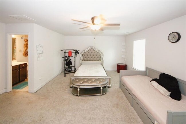 Building Photo - 10162 Benton Woods Dr