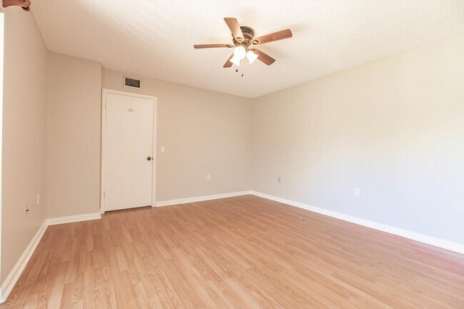 Building Photo - 7719 77th Way
