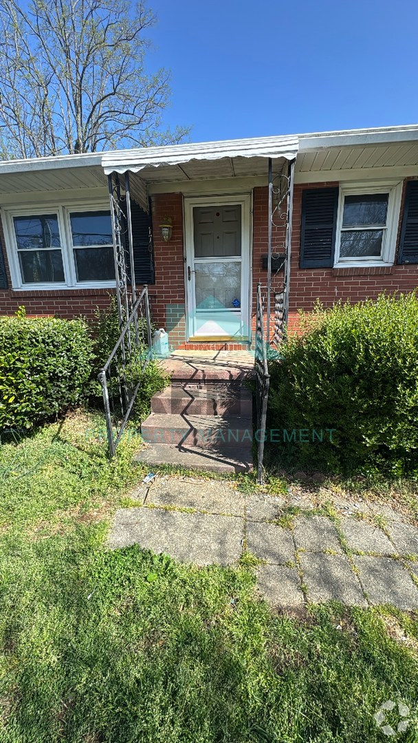 Building Photo - 1701 Phillips Ave