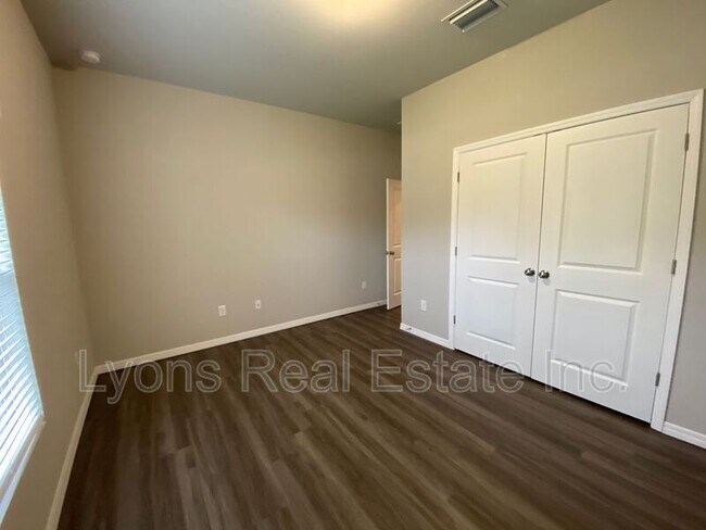 Building Photo - 5625 Abelman Rd